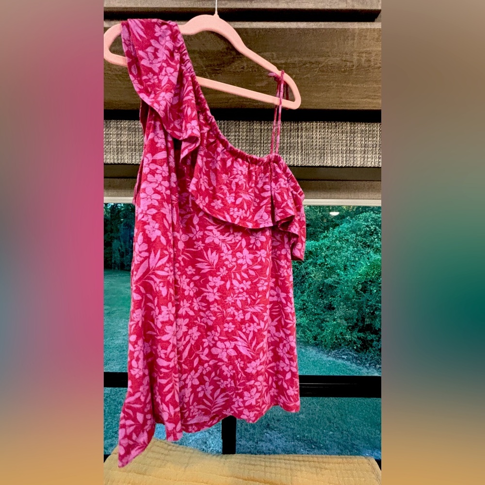 OLD NAVY TANK LARGE